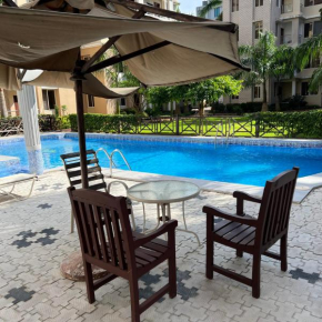 Spacious 3BR Family-Friendly Retreat With Pool & Gym Near Beach